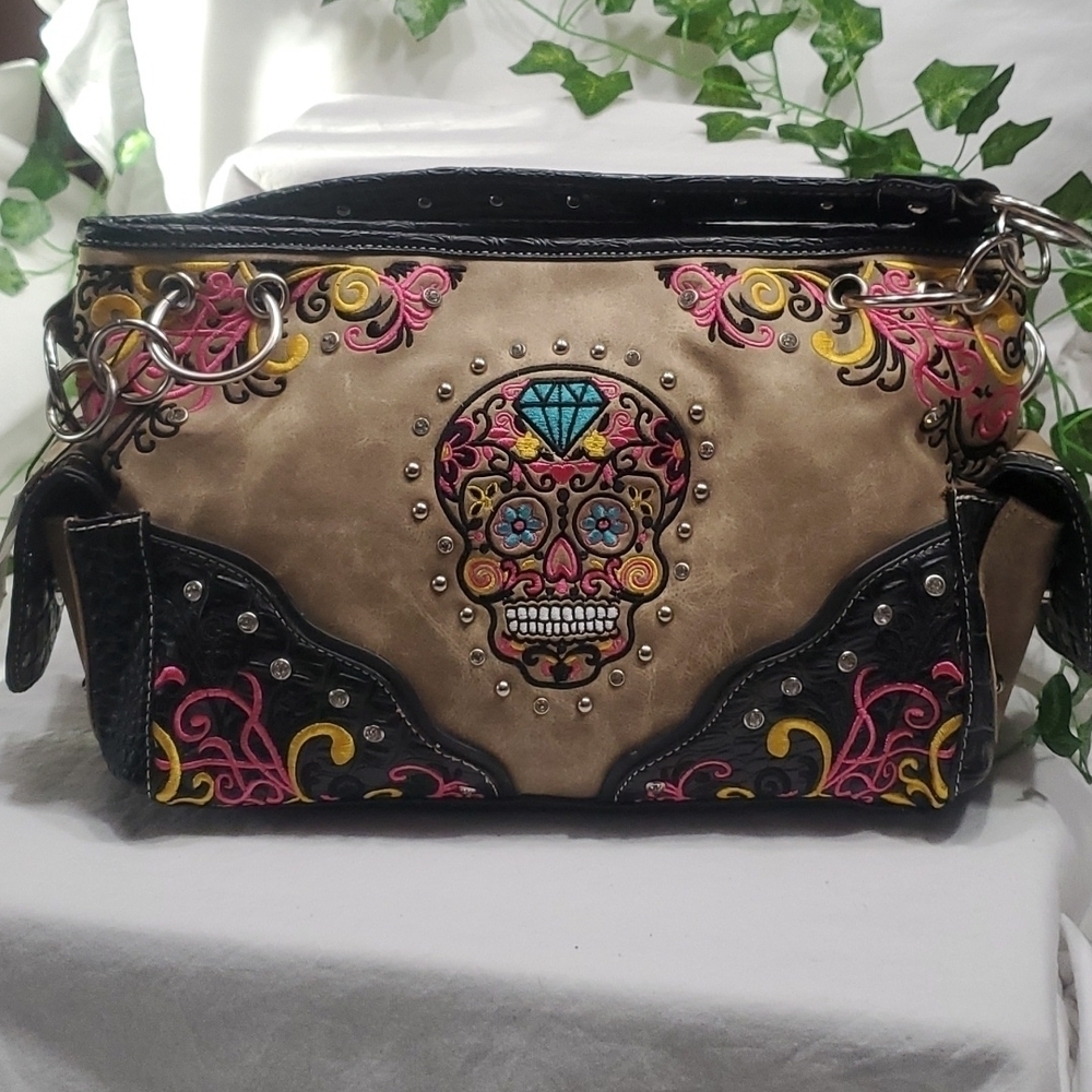 NWT SUGAR SKULL CONSEALED WEAPONS BAG